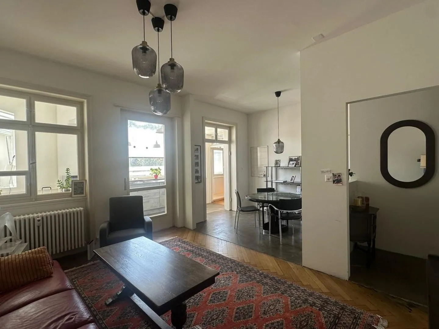 APPARTEMENT D'ANCIENNE RÉNOVATION COMPLÈTE AVEC BEAUCOUP DE CHARME ! - Photo 8 sur 12