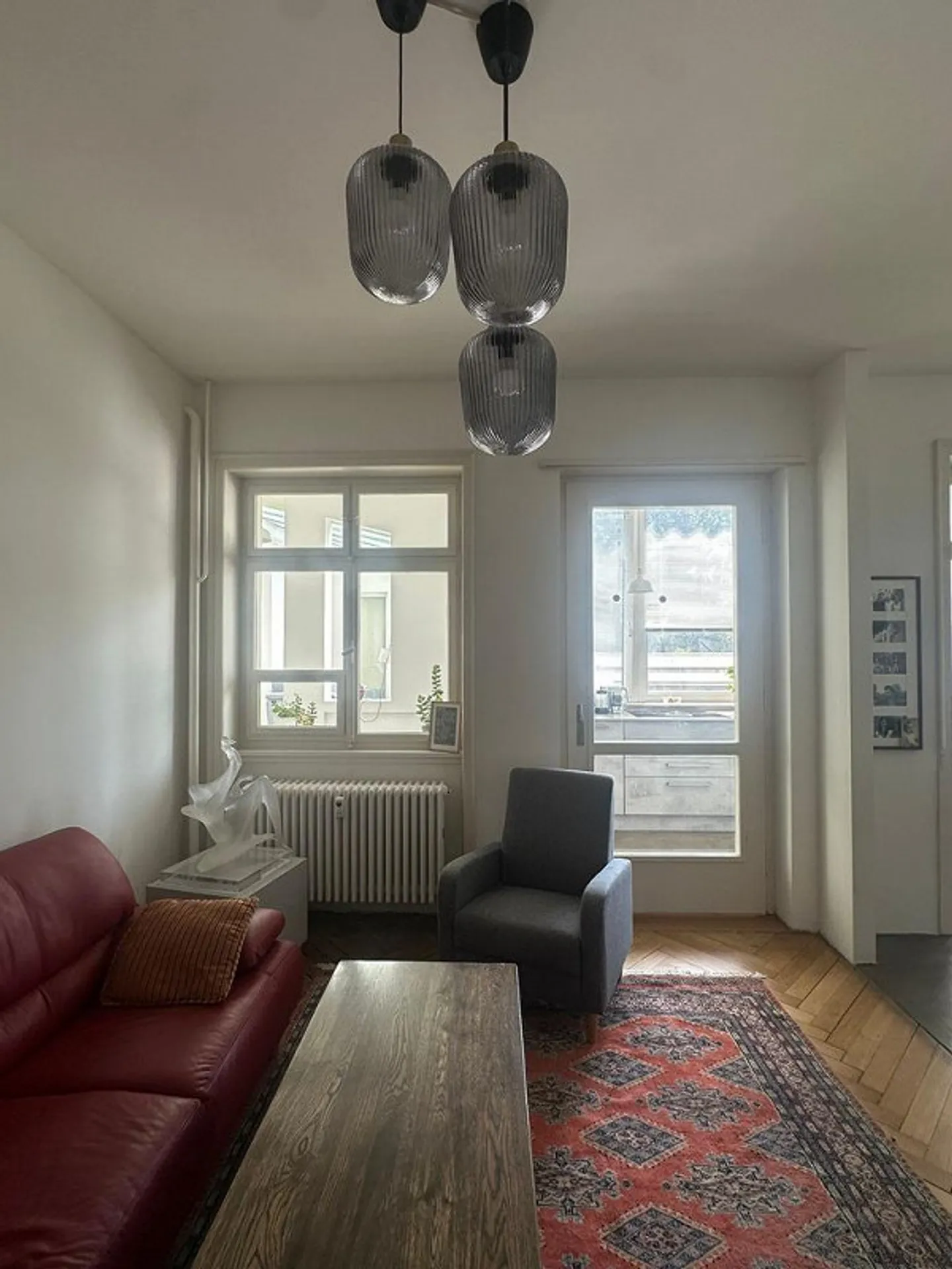 APPARTEMENT D'ANCIENNE RÉNOVATION COMPLÈTE AVEC BEAUCOUP DE CHARME ! - Photo 9 sur 12