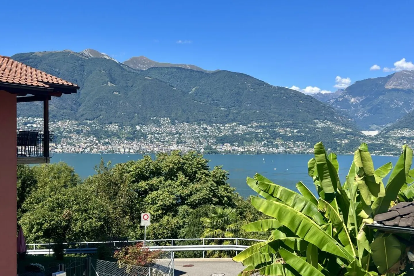 Villa in posizione soleggiata tutto l'anno con casa per gli ospiti separata e bellissimo terreno - in ottime condizioni! - Foto 19 di 56