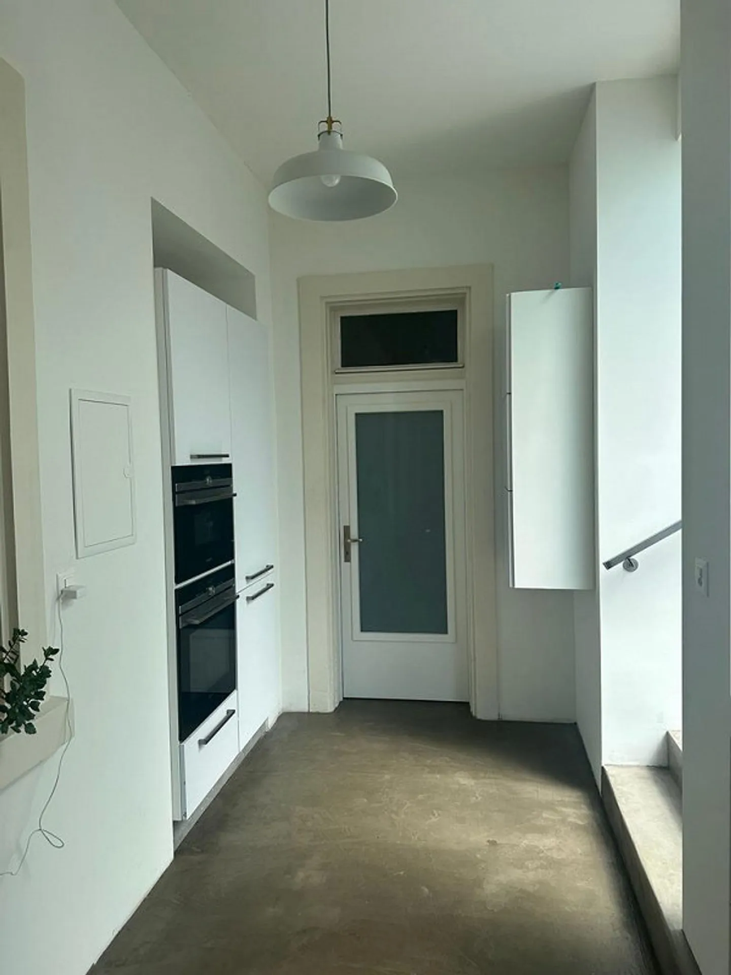 APPARTEMENT D'ANCIENNE RÉNOVATION COMPLÈTE AVEC BEAUCOUP DE CHARME ! - Photo 3 sur 12