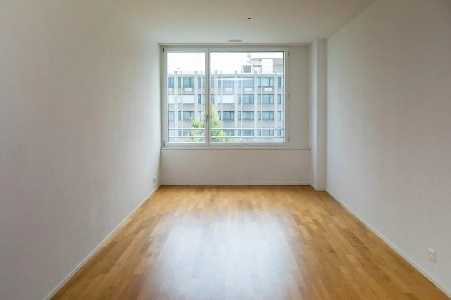 Bellissimo e luminoso appartamento di 2,5 stanze in affitto nel quartiere 4 - Foto 6 di 8