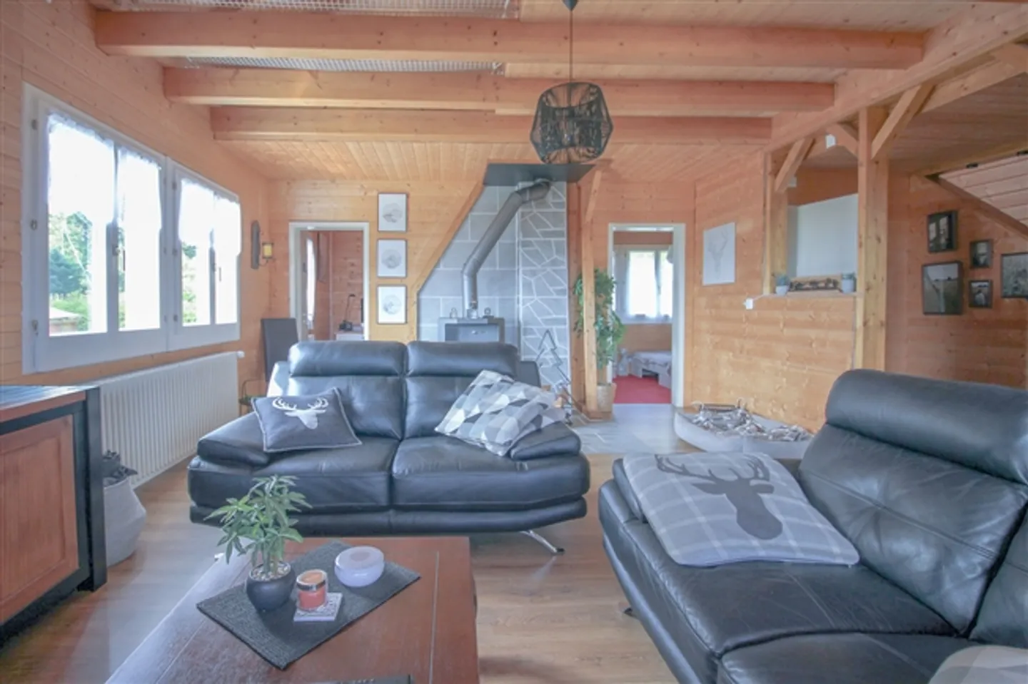 «5,5-Zimmer-Chalet mit grossem Garten mit Bäumen und überdachtem Auto» - Foto 9 von 20