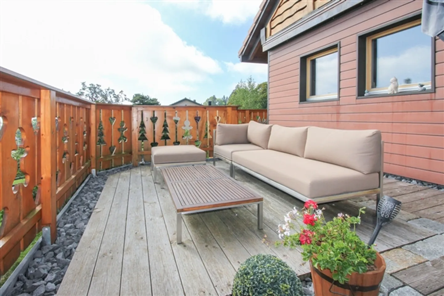 «5,5-Zimmer-Chalet mit grossem Garten mit Bäumen und überdachtem Auto» - Foto 14 von 20