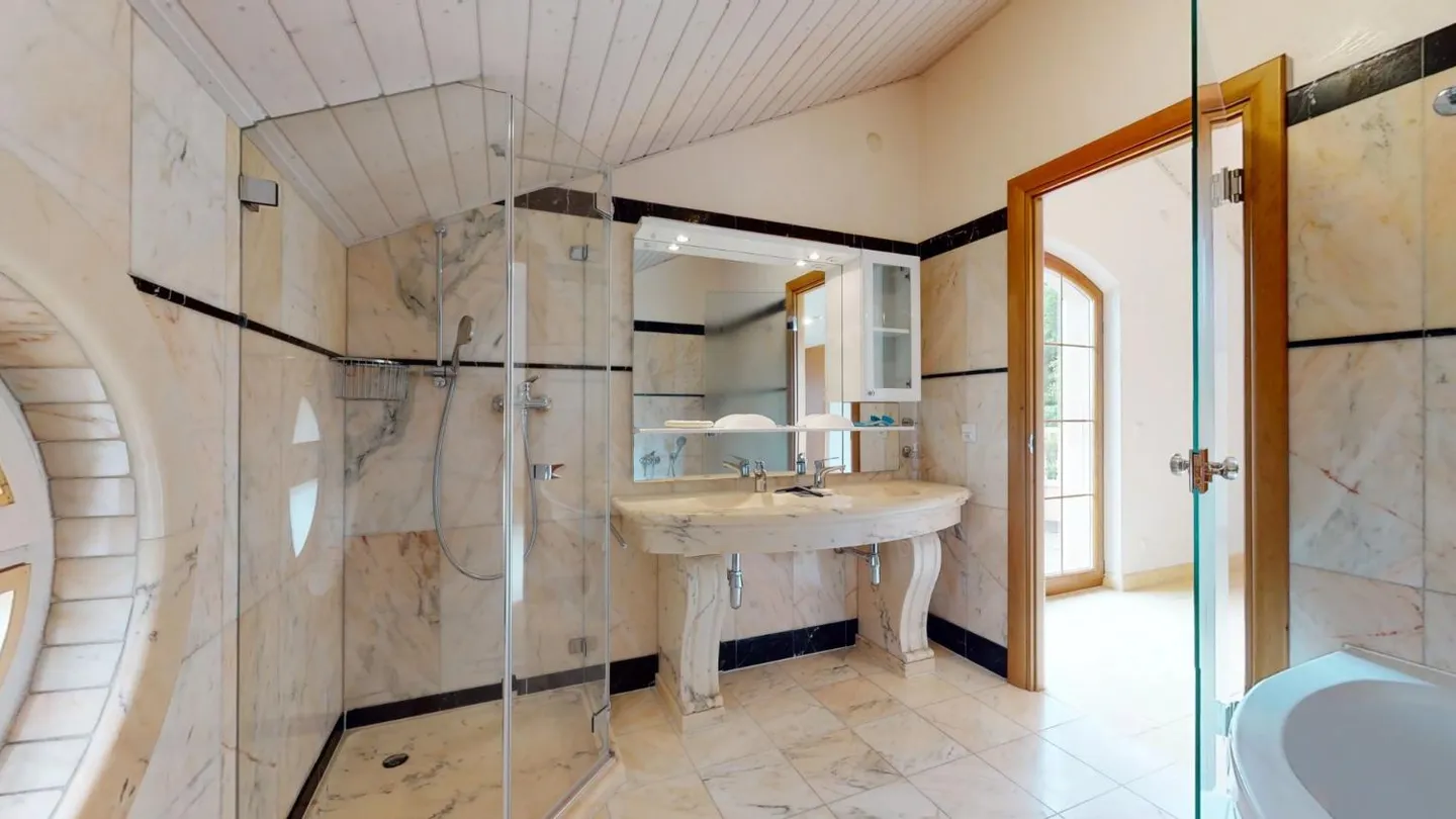 VILLA IN UN QUARTIERE RESIDENZIALE - JOUXTENS - Foto 12 di 13