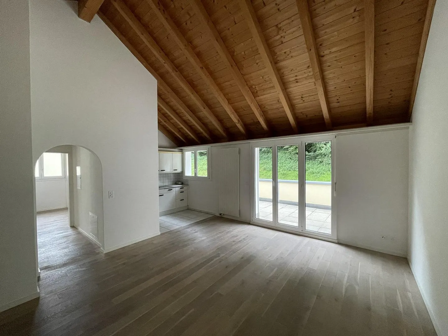 Charming penthouse with spacious terraces - Photo 2 of 13