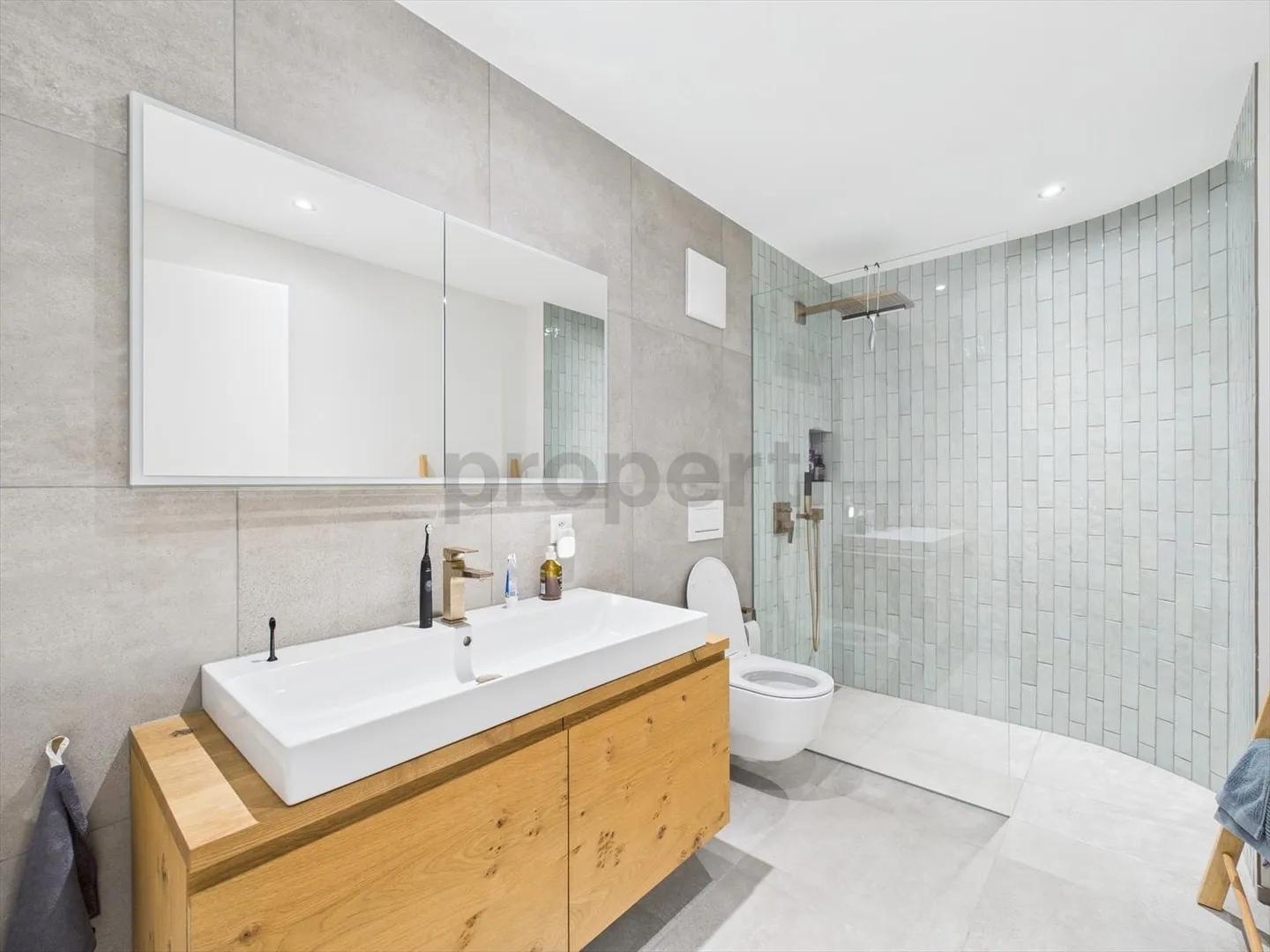 Luxuriöse 3.5-Zimmer-Wohnung in Trin Mulin, GR - Foto 8 von 12