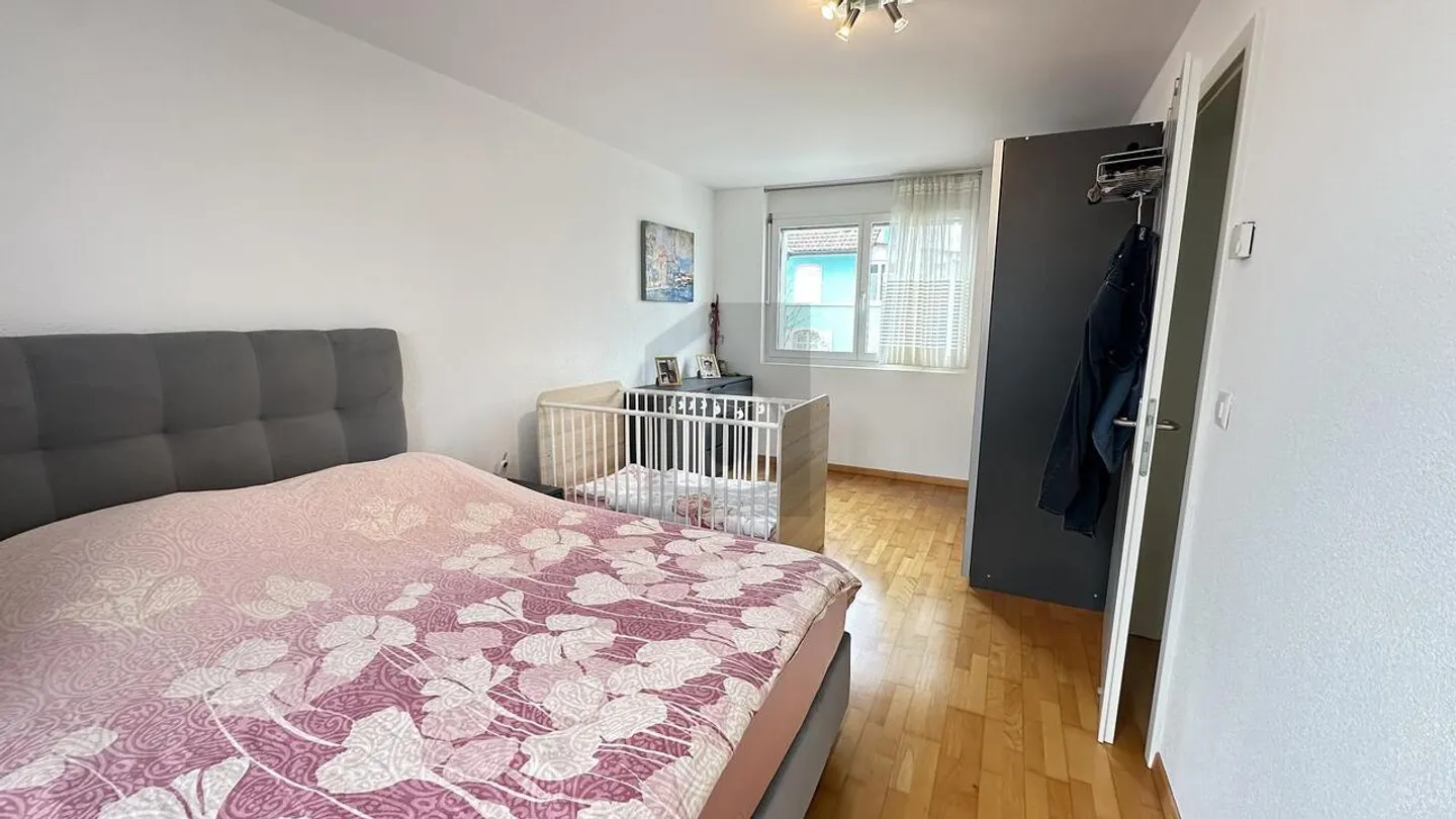 FAMILIENFREUNDLICH MIT CHARME IN ZENTRALER LAGE - Foto 4 di 6
