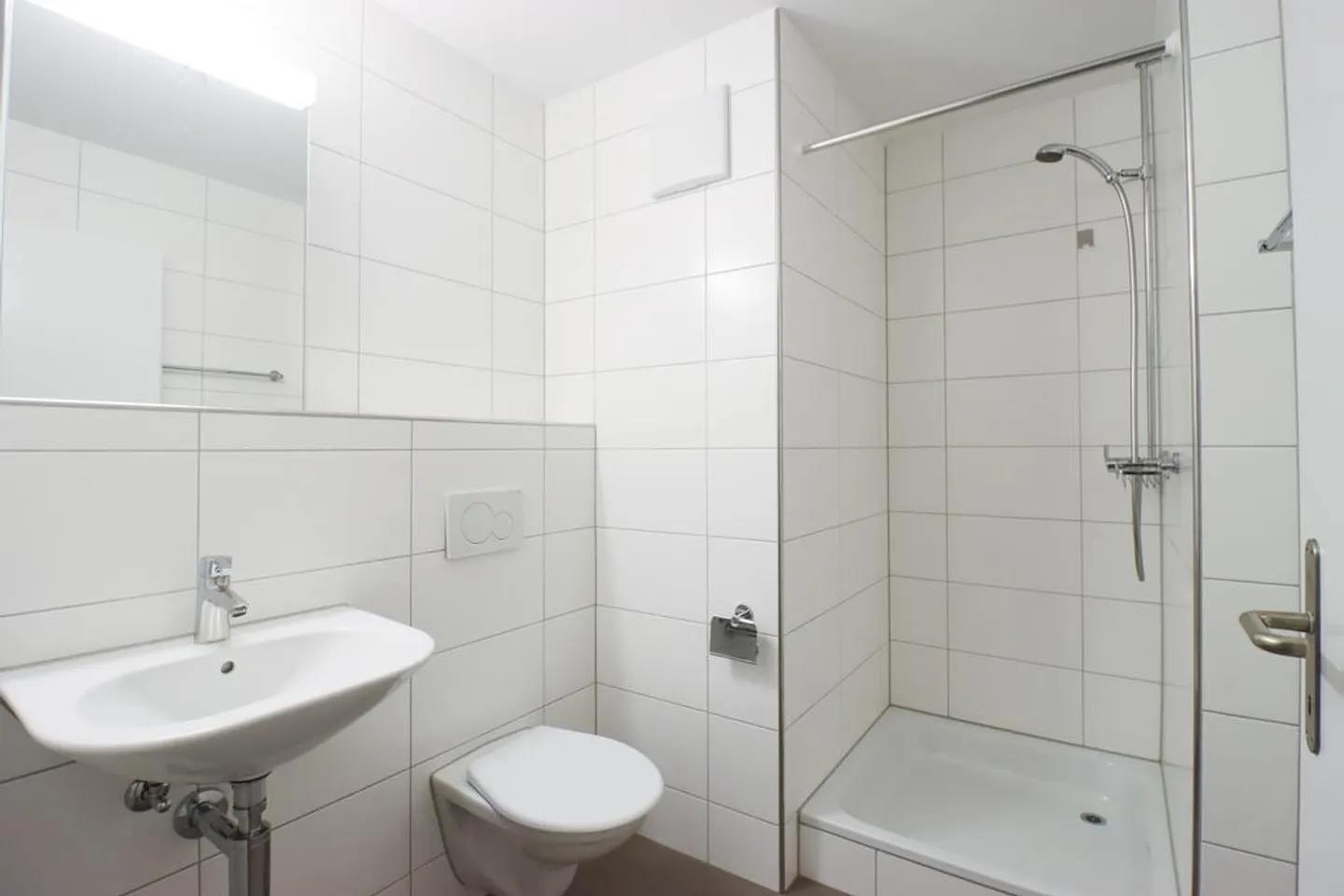 Spacious apartment with plenty of space and sunny garden seating area - Photo 5 of 8