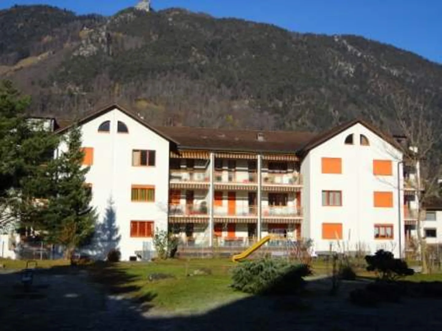 Appartement 4 1/2 pièces dans un emplacement central et calme - Photo 1 sur 7