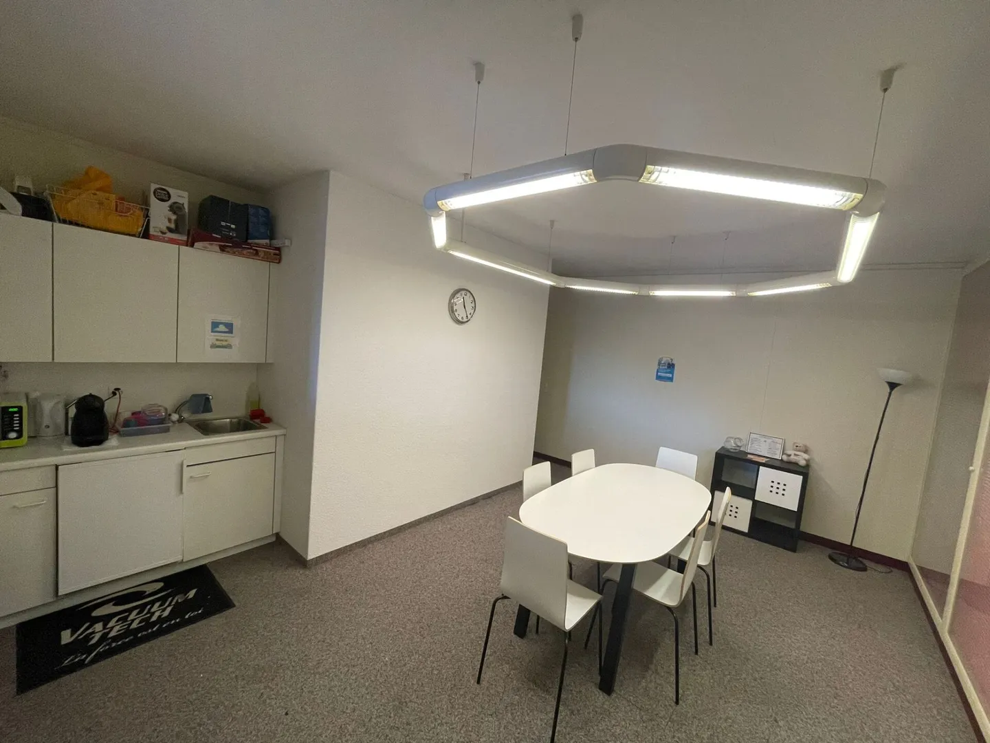 Spazio Commerciale Vicino Autostrada - Foto 2 di 8