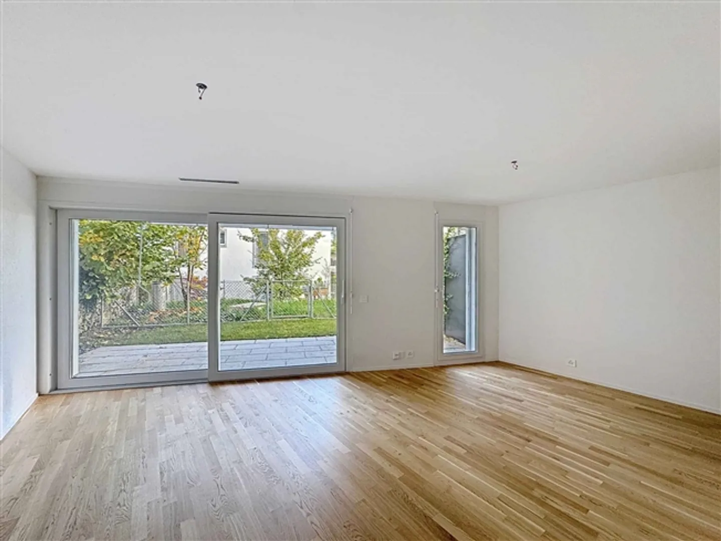 «2.5 P Kürzlich mit Terrasse und Garten» - Foto 3 von 11