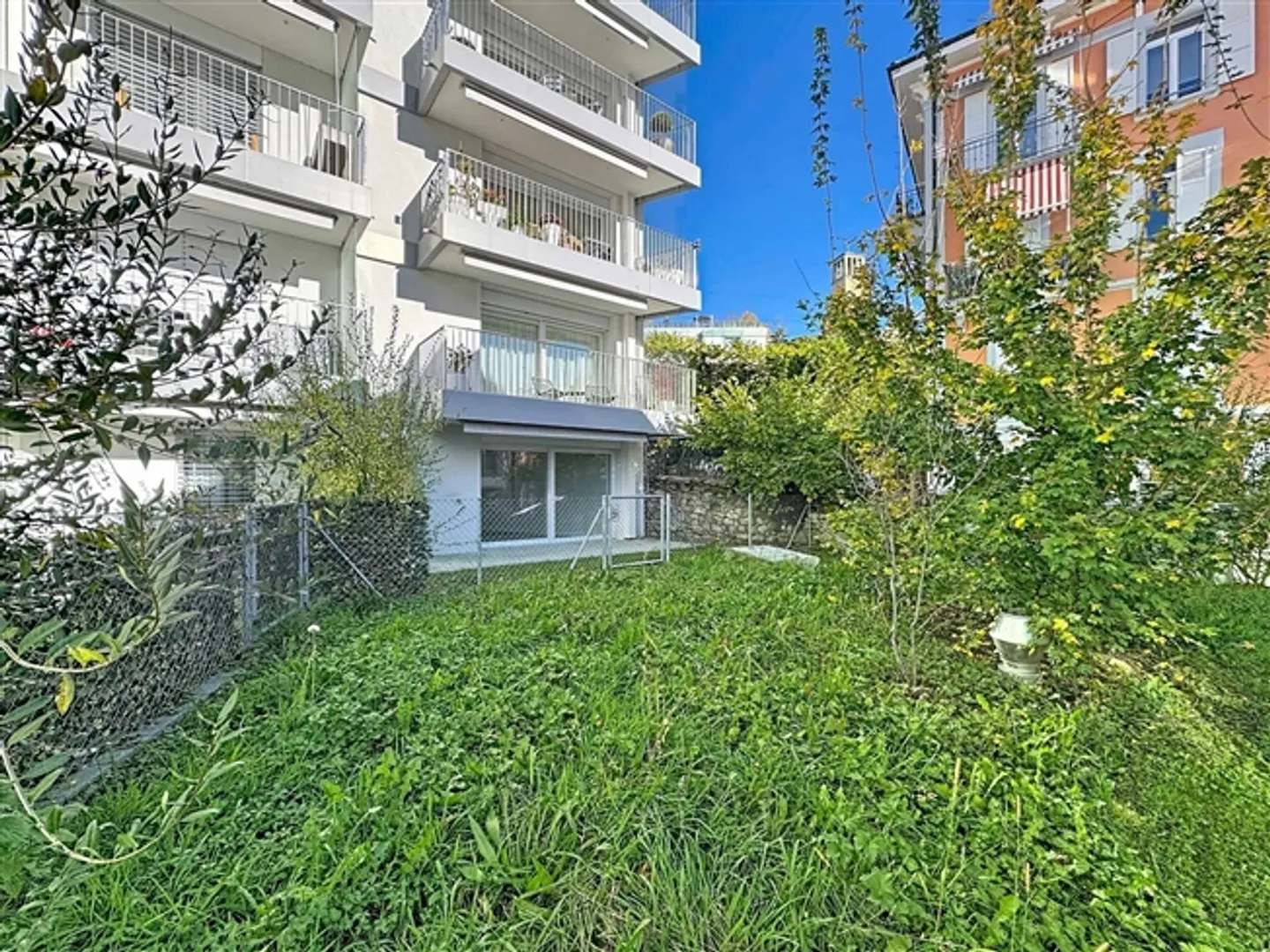 «2.5 P Kürzlich mit Terrasse und Garten» - Foto 1 von 11