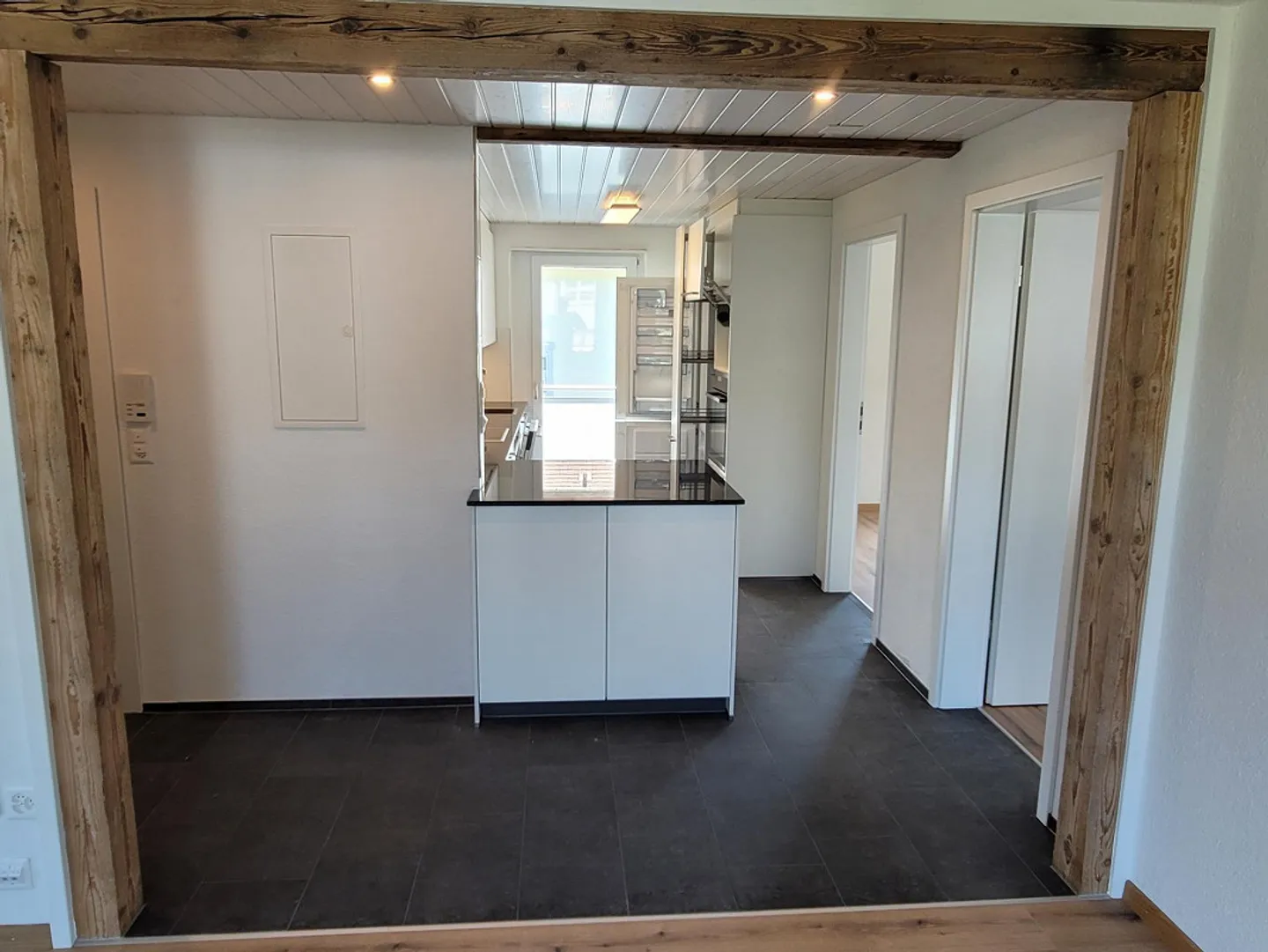 Appartement familial/jardin calme de 4 1/2 pièces (balcon, coin salon, pelouse) - Photo 1 sur 11