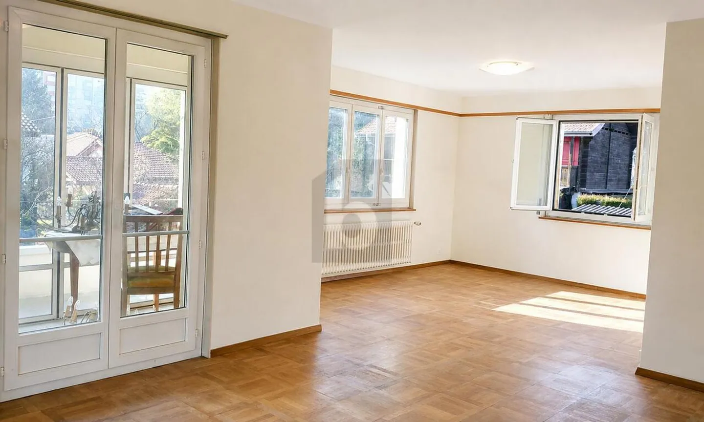VIVRE AU CALME AVEC JARDIN DE 1'400 M² - Foto 3 von 6