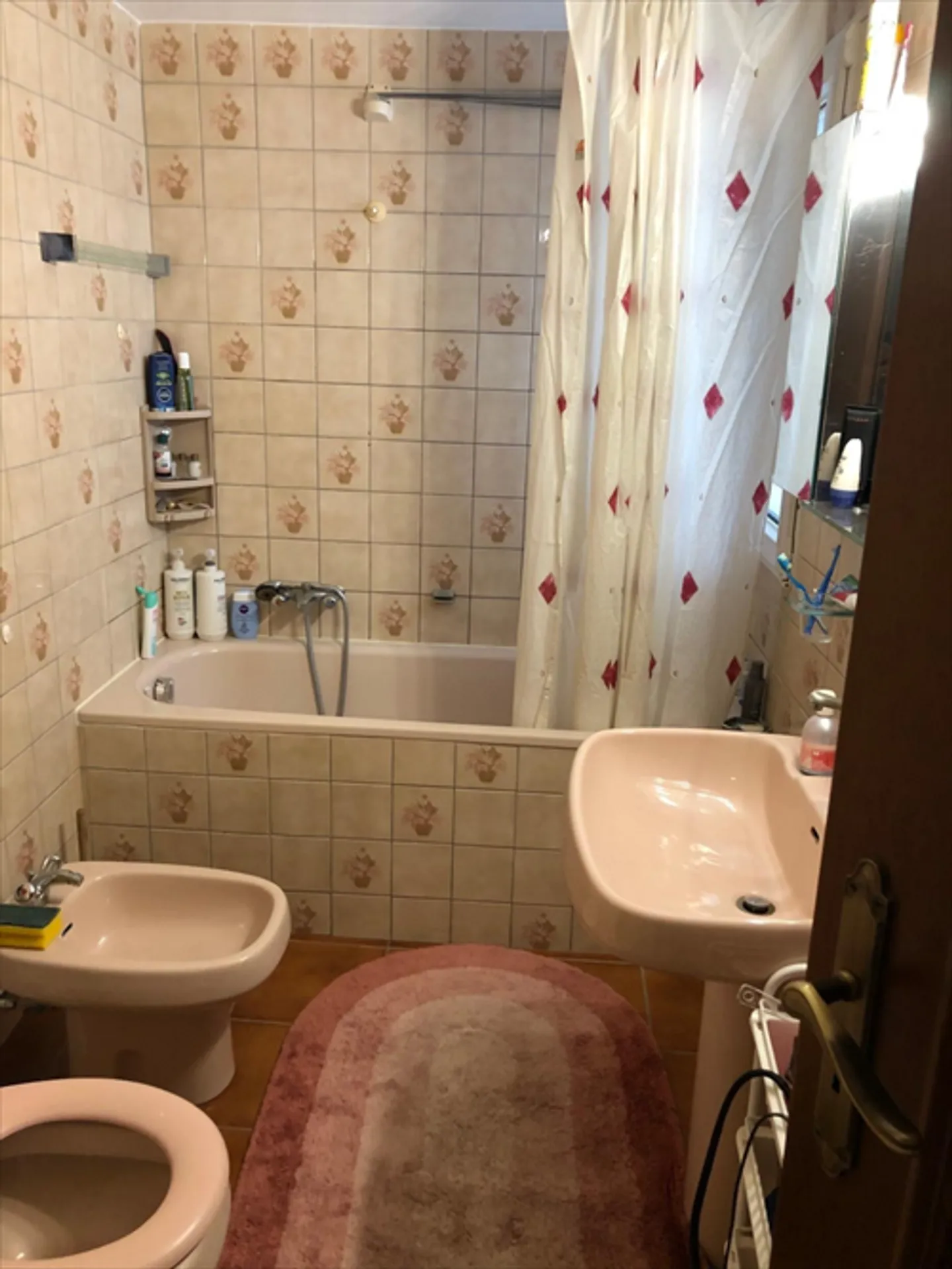 Logement en duplex avec cheminée - Photo 8 sur 9