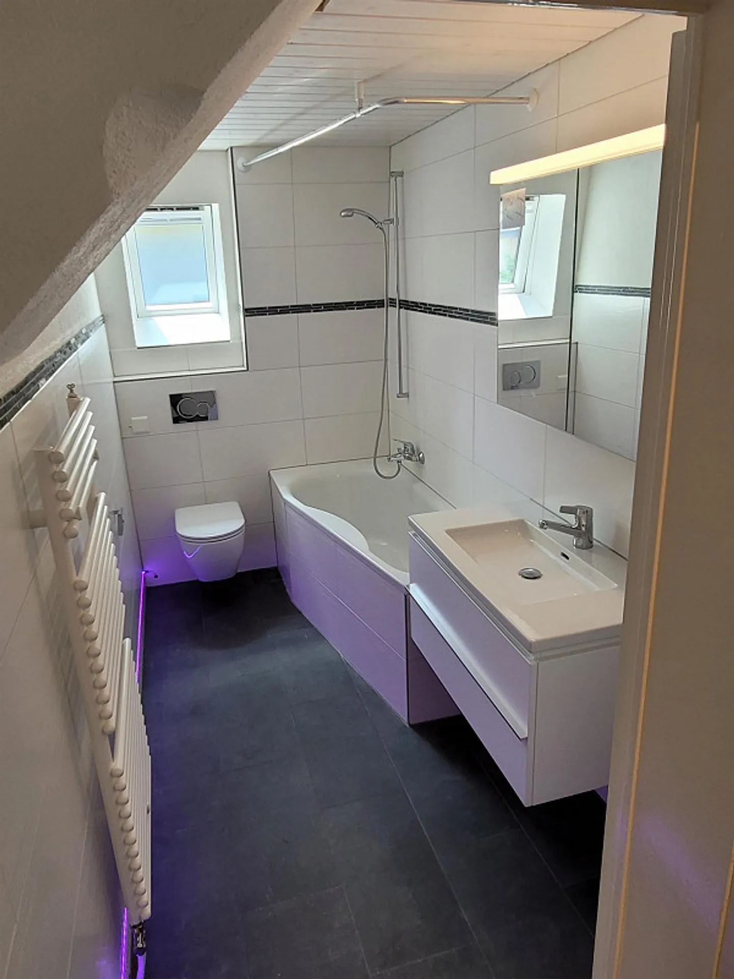 Appartement familial/jardin calme de 4 1/2 pièces (balcon, coin salon, pelouse) - Photo 5 sur 11