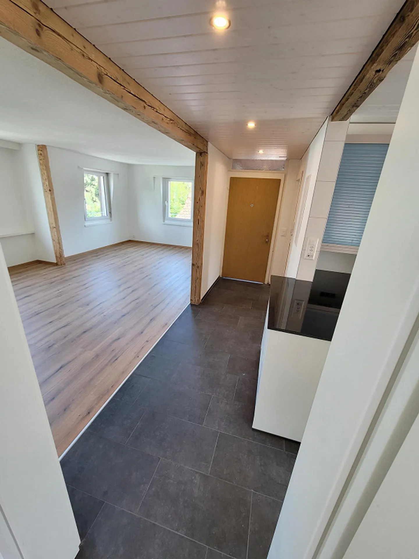 Appartement familial/jardin calme de 4 1/2 pièces (balcon, coin salon, pelouse) - Photo 9 sur 11