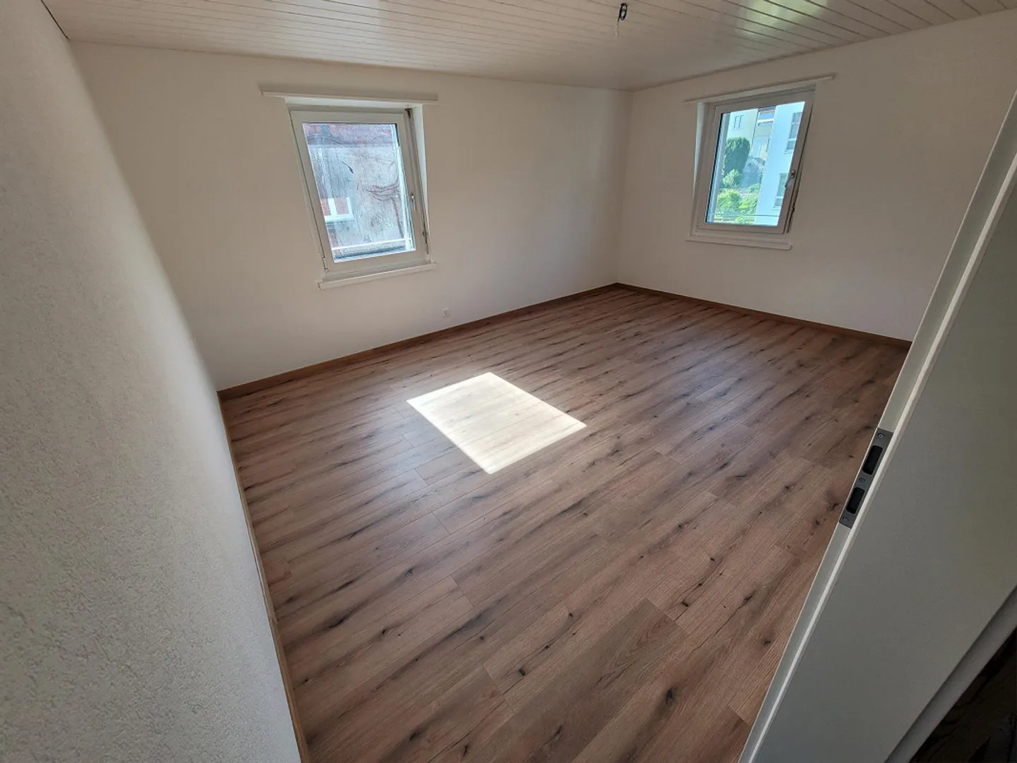 Appartement familial/jardin calme de 4 1/2 pièces (balcon, coin salon, pelouse) - Photo 8 sur 11