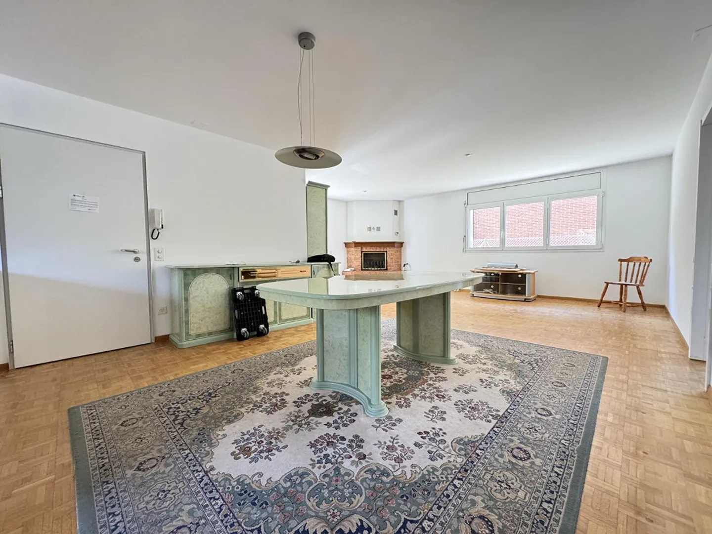 OPPORTUNITY - BRIGHT 3.5-ROOM APARTMENT WITH PRIVATE GARDEN IN LUGAGGIA - Photo 3 of 10