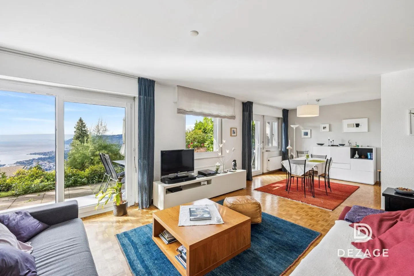 Panoramic view and absolute calm 5 minutes from the center of Montreux - Photo 3 of 13