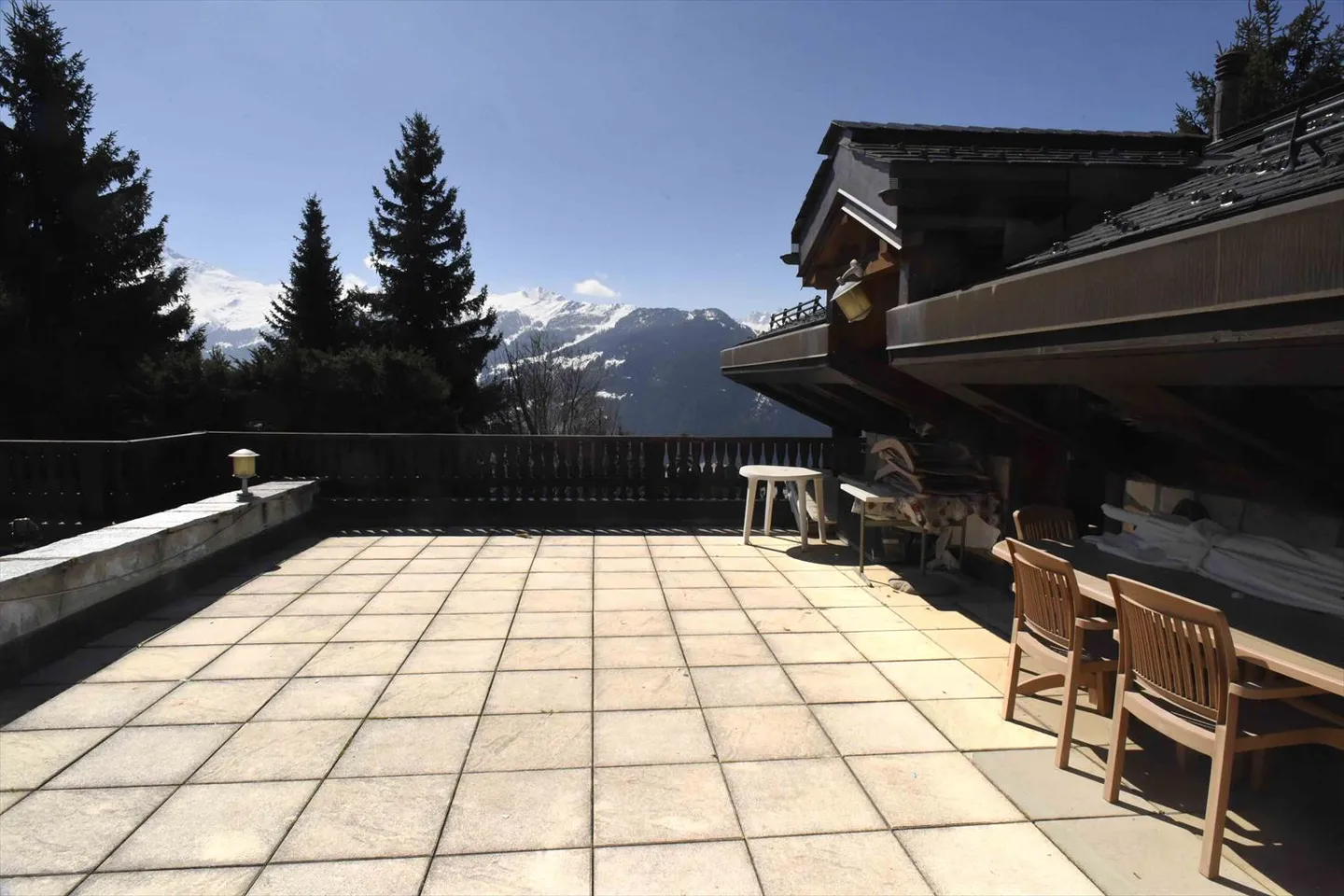 Chalet 5.5 rooms - Photo 2 of 15