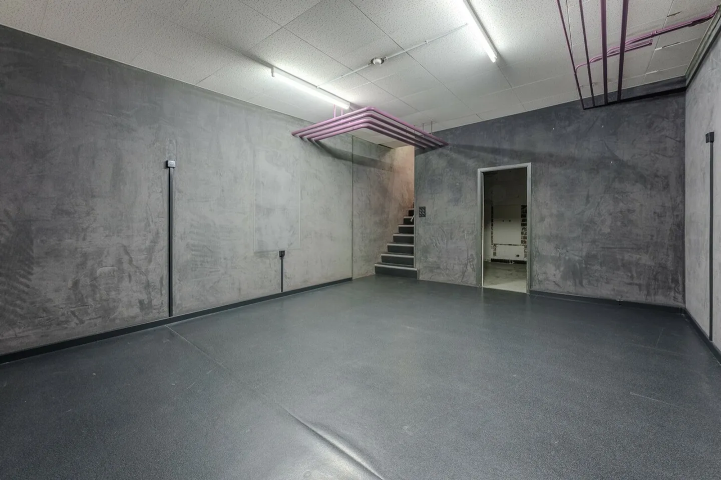 Your new retail or commercial space in the middle of the Market Street - Photo 5 of 8
