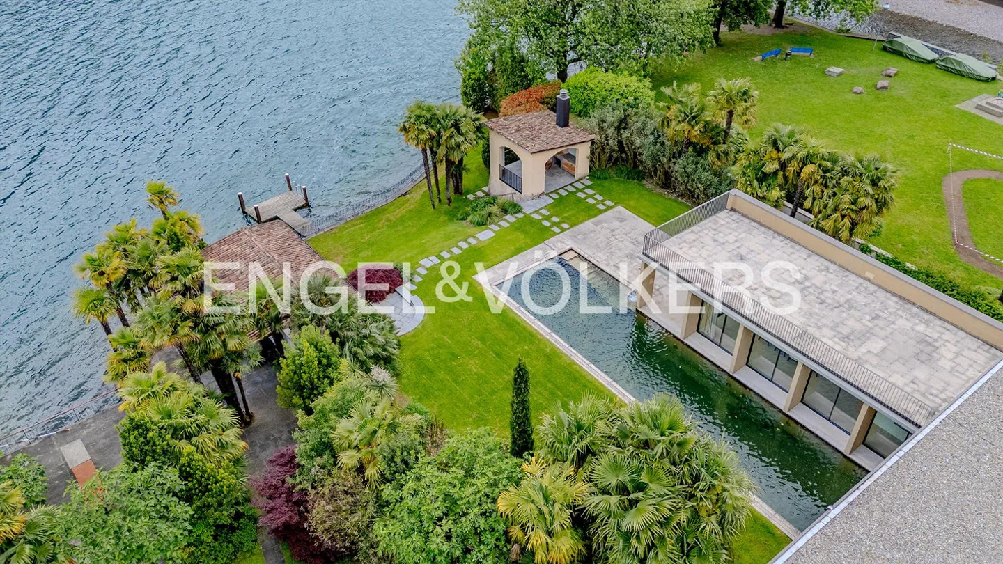 Elegante Villa am See - Foto 1 von 13