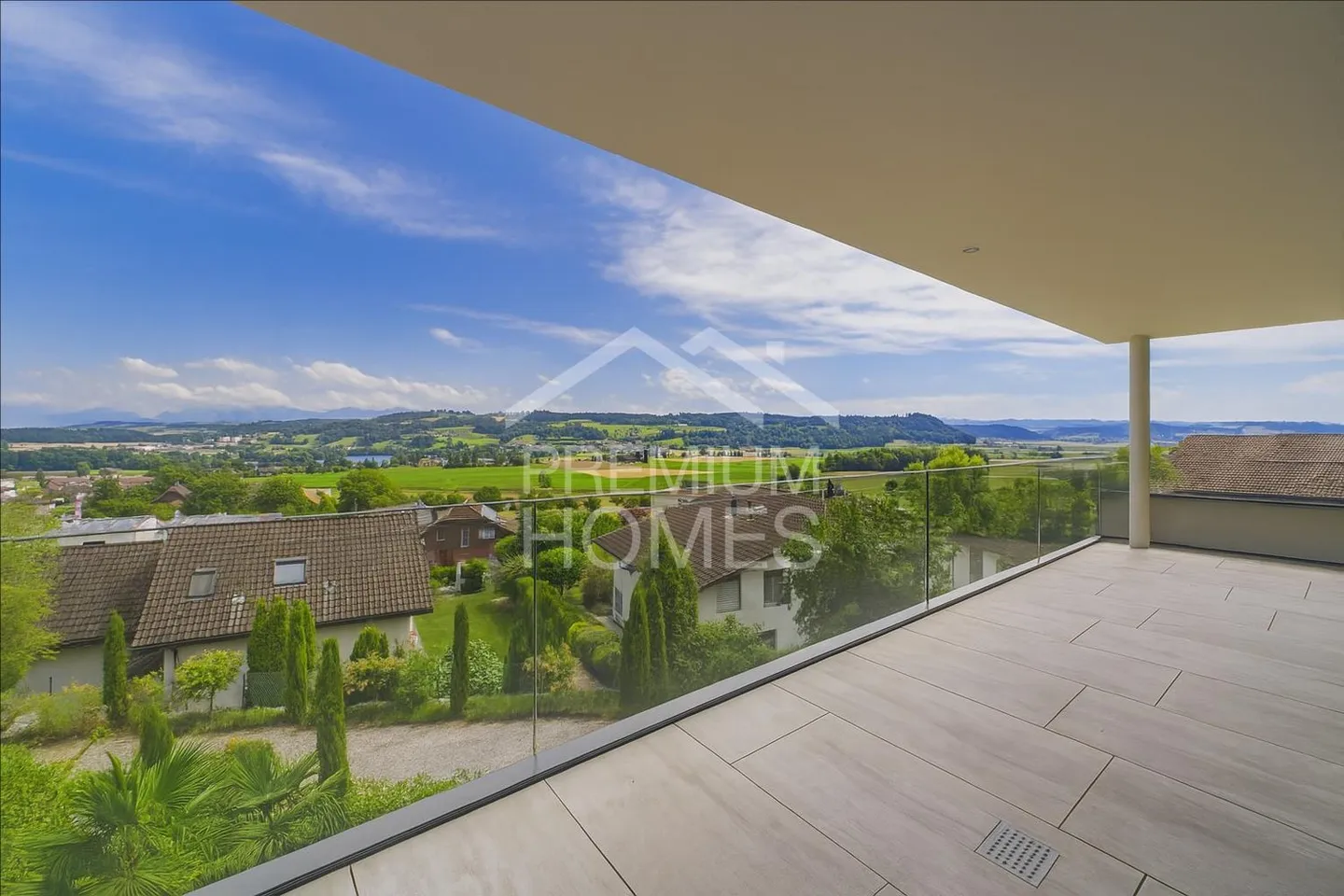 Panorama di classe superiore con vista sul lago - Foto 4 di 11