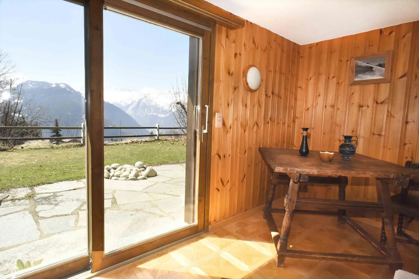 Chalet 5.5 rooms - Photo 3 of 15
