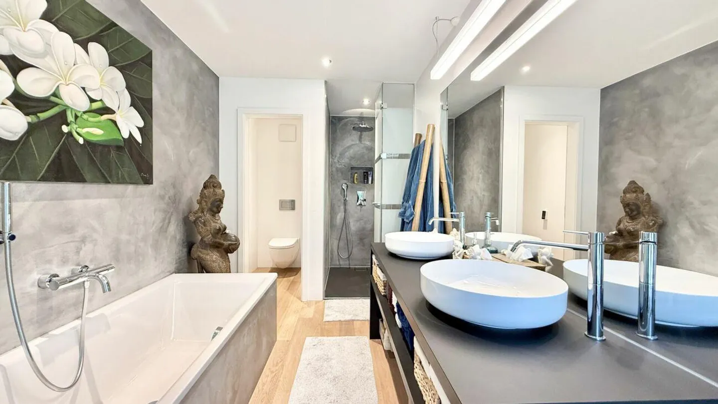 Appartement de jardin exclusif et luxueux de 3,5 pièces dans le développement Dorfmatte Jegenstorf - Photo 9 sur 13