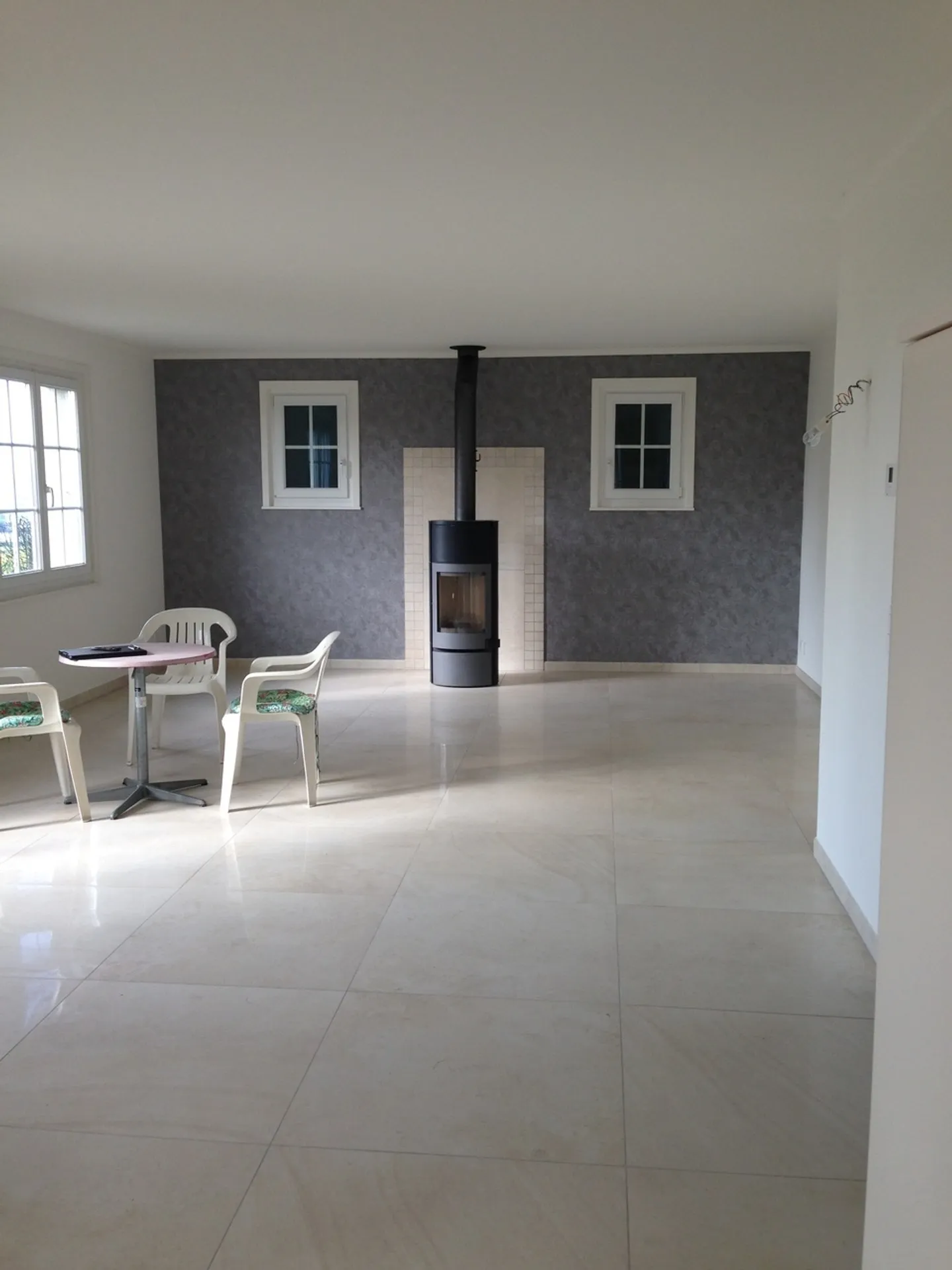 Close to amenities, furnished room in shared accommodation in a villa - Photo 3 of 6