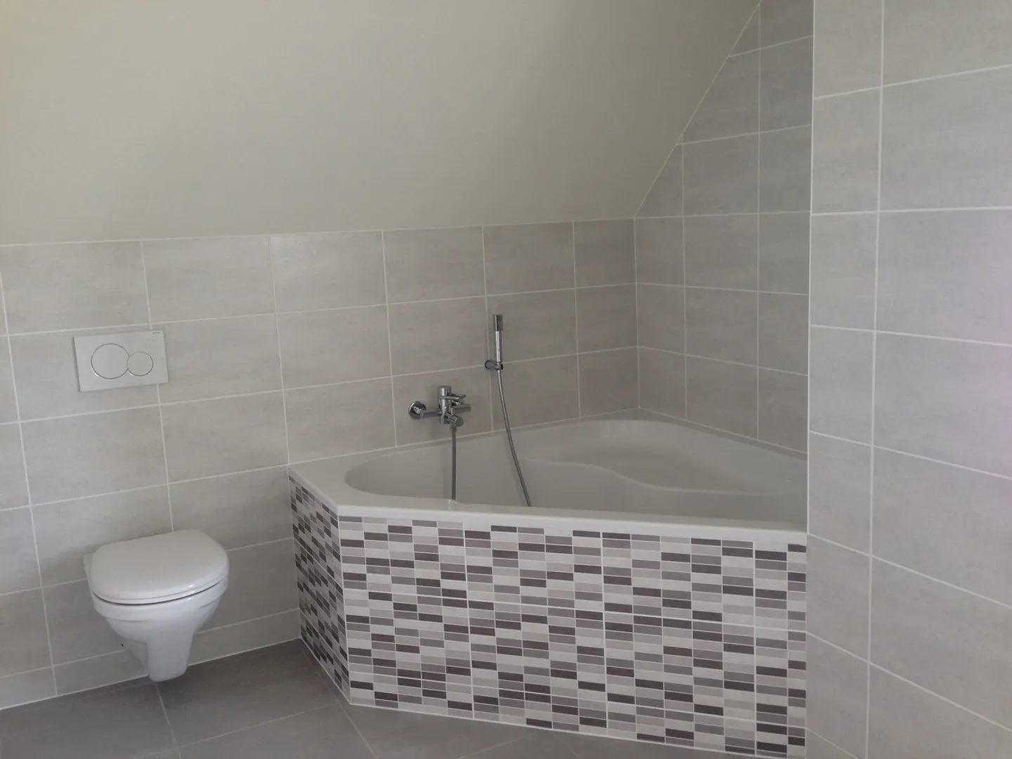 Close to amenities, furnished room in shared accommodation in a villa - Photo 4 of 6