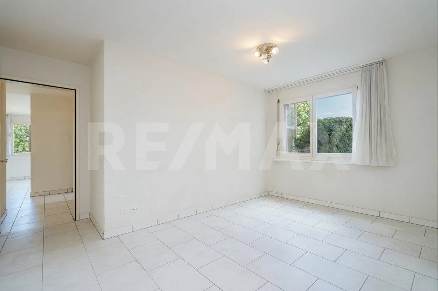 Well connected: uncomplicated 3½-room apartment with garden - Photo 11 of 13