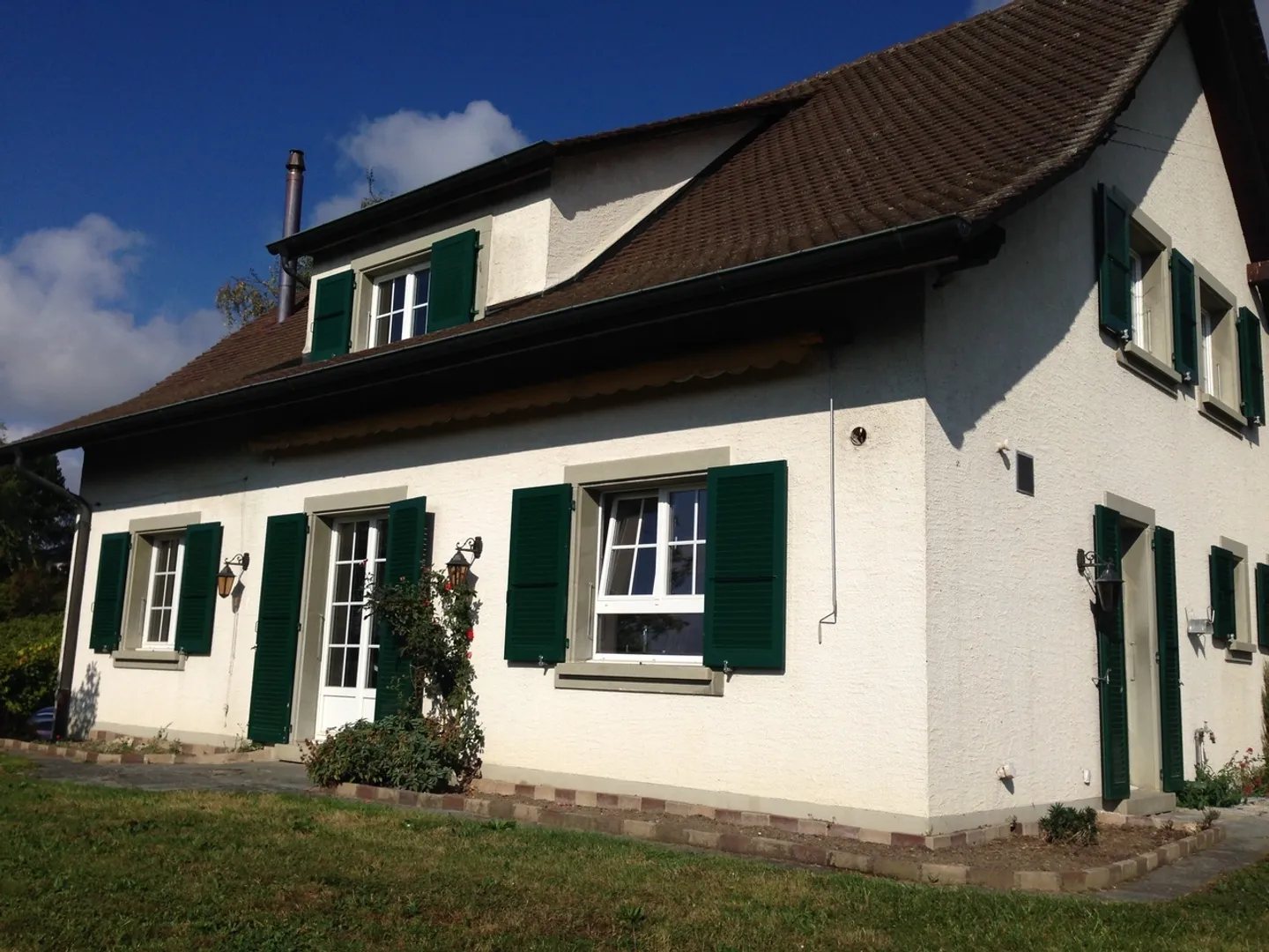 Close to amenities, furnished room in shared accommodation in a villa - Photo 1 of 6