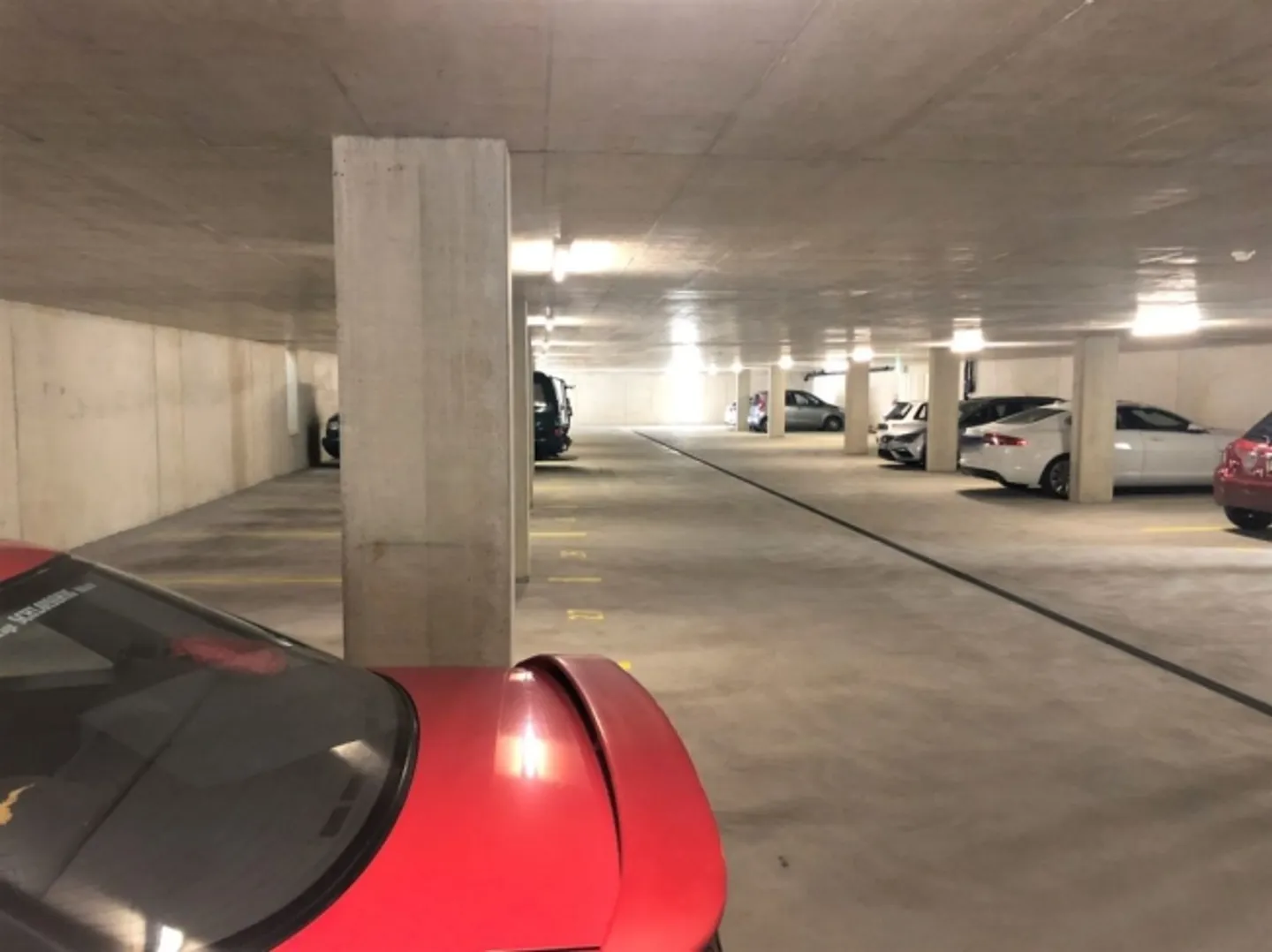 «In moderner, geschlossener Einstellhalle Abstellplatz zu vermieten» - Foto 4 von 5