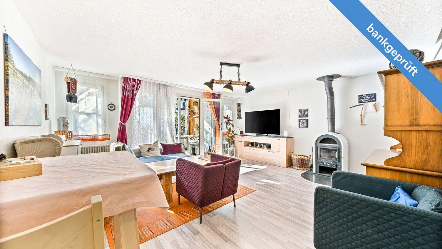 Familienhaus mit Aussenraum - Foto 3 von 13