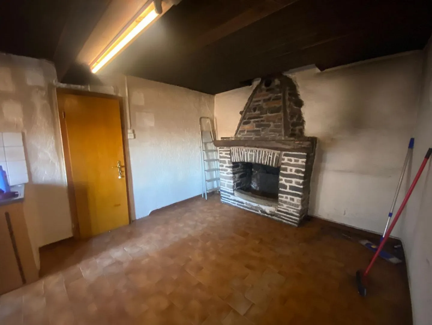 House in the village center to renovate - Photo 3 of 11