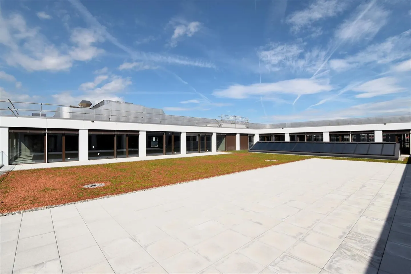 Espaces de pratique et de services agrandis au Rietbach Center - Photo 2 sur 6