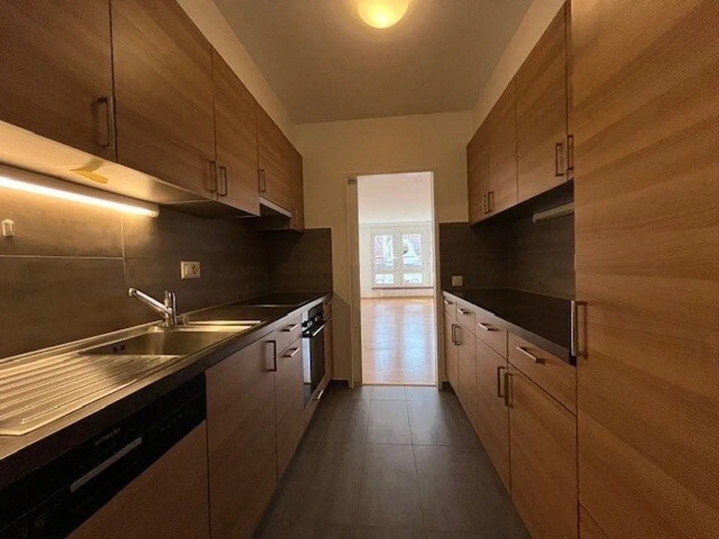 Appartement à louer - Photo 3 sur 8