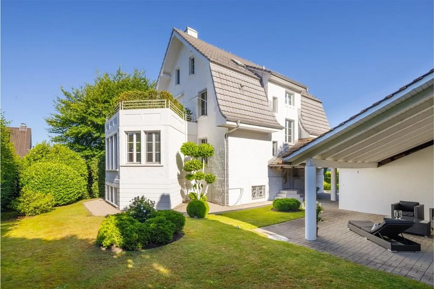 A Home with Character – Stylish Living and Flexible Working - Photo 1 of 6