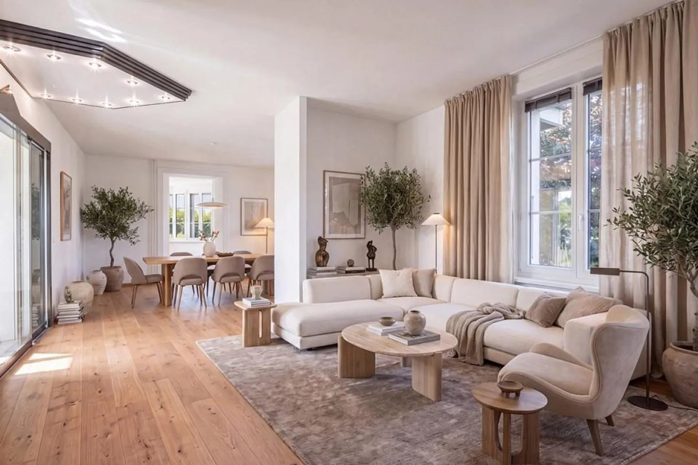 A Home with Character – Stylish Living and Flexible Working - Photo 2 of 6