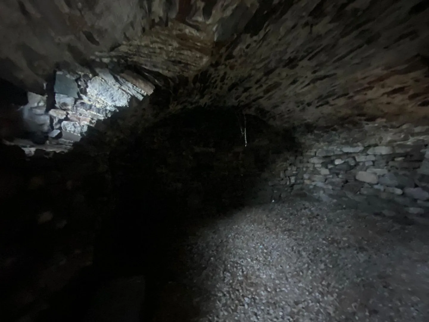 House in the village center to renovate - Photo 8 of 11