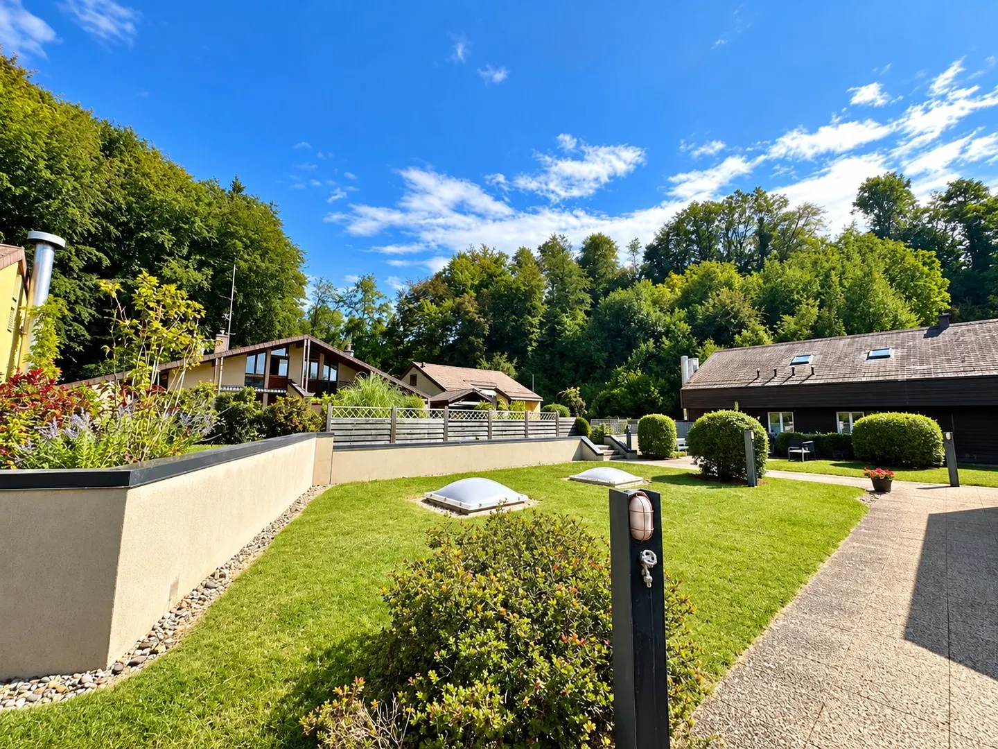 Investment Property in Lutry - Photo 2 of 19
