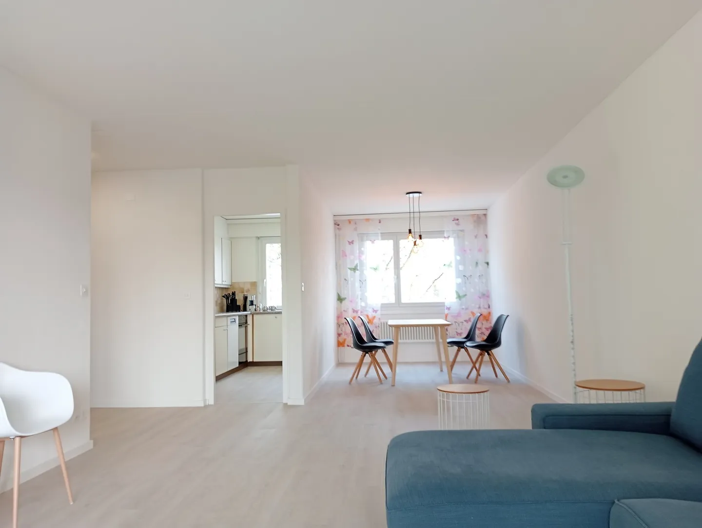 APPARTEMENT 5½ PIÈCES À VOLKETSWIL (ZH), MEUBLÉ - Photo 2 sur 10