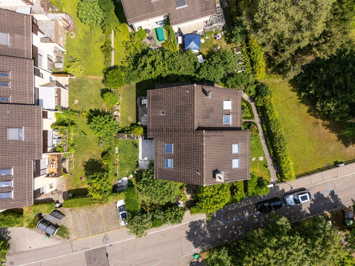 Vivre de manière idyllique au pied de l'Üetliberg - Maison jumelée stylée de 6,5 pièces - Photo 3 sur 24