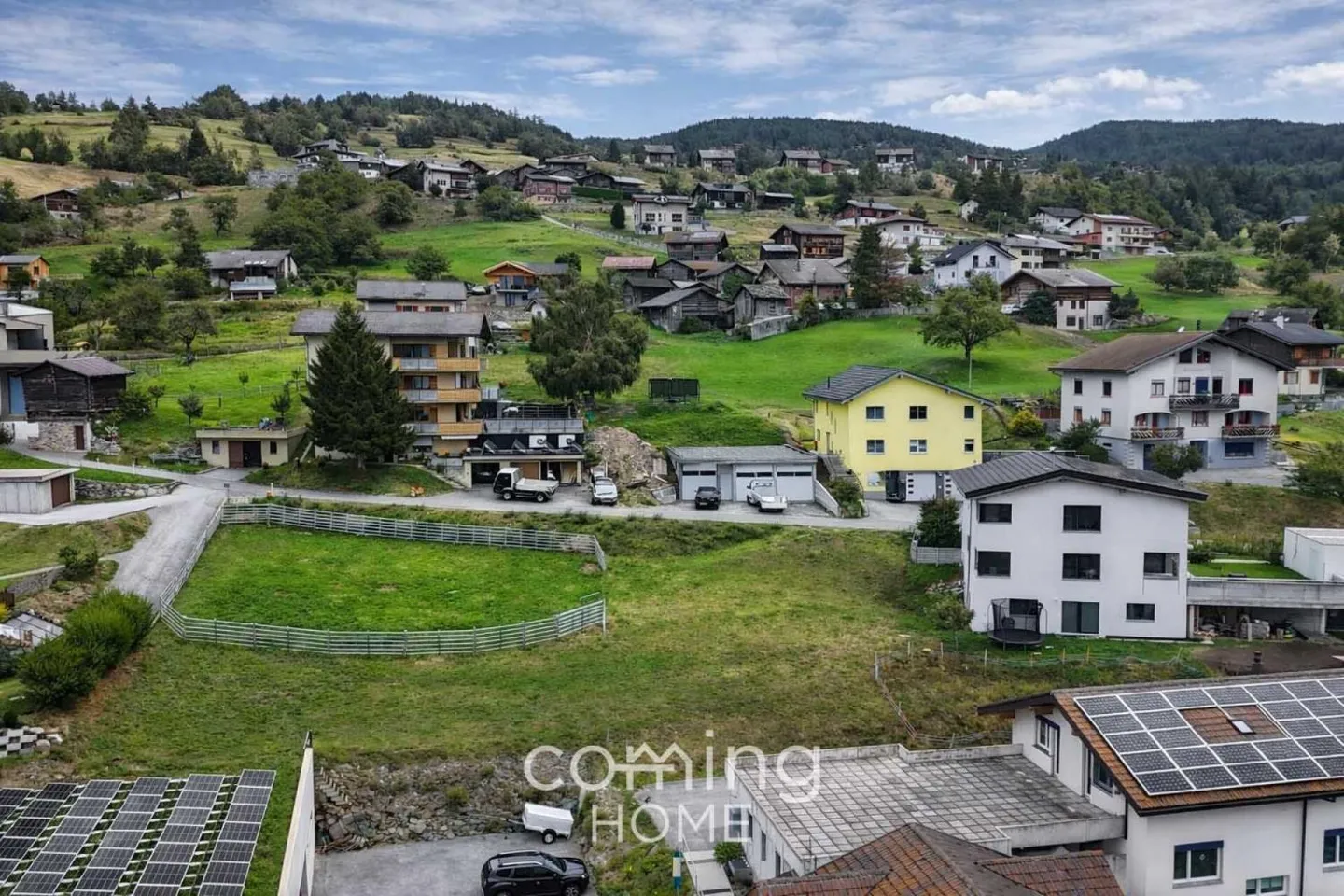 Sonniges Baugrundstück mit Bergblick - Foto 1 von 7