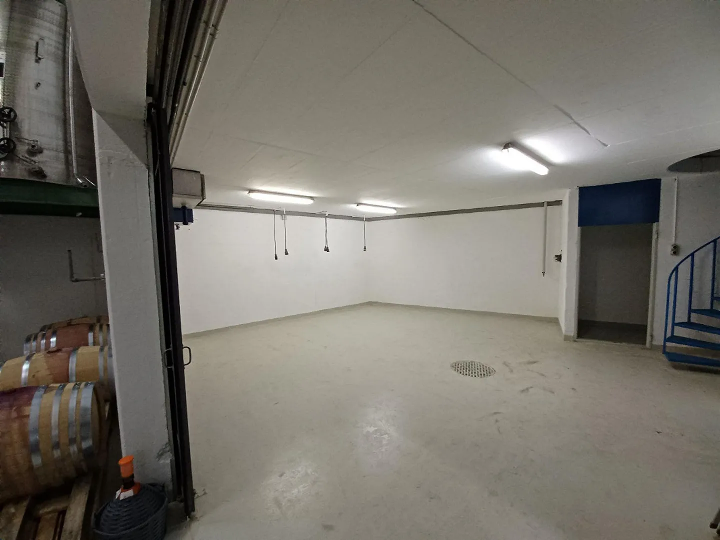 Cantina Attrezzata in Vendita - Foto 7 di 13