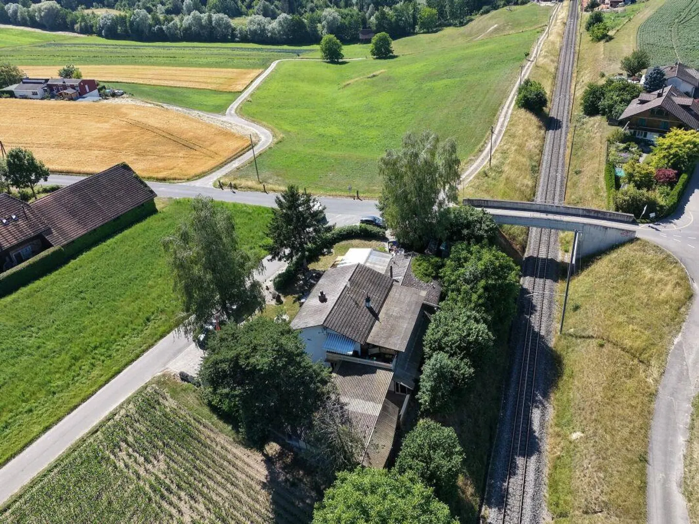 Maison individuelle de 6,5 pièces avec véranda, atelier et dépendances polyvalentes - Photo 24 sur 28