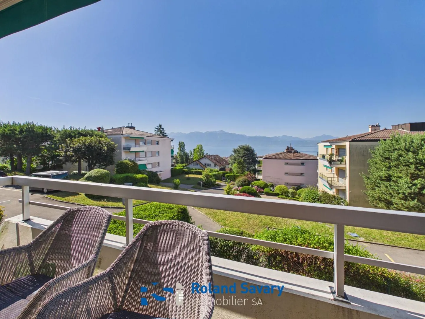 Bel Appartement avec Vue sur le Lac - Photo 1 sur 12