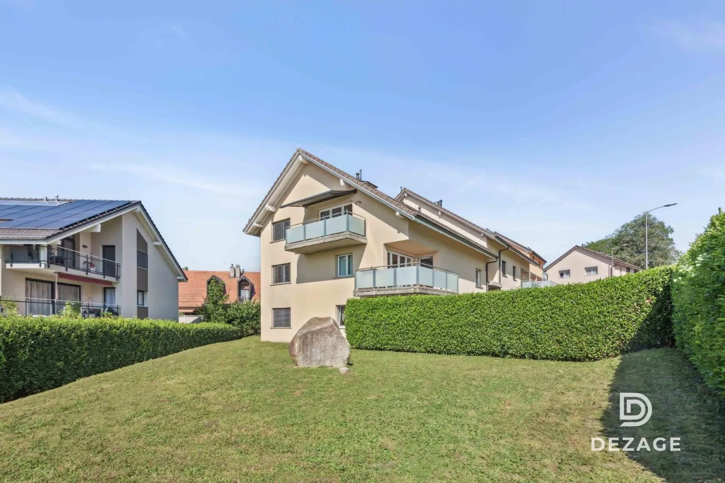 Large family apartment with covered balcony and view of Oron Castle! - Photo 13 of 13